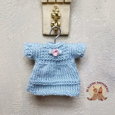 Gebreid mintkleurig jurkje