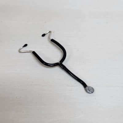 Miniatuur stethoscoop voor berenkliniek en poppenhuis - 1:12