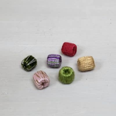 Set van 6 miniatuur garenbolletjes voor poppenhuis - 1:12