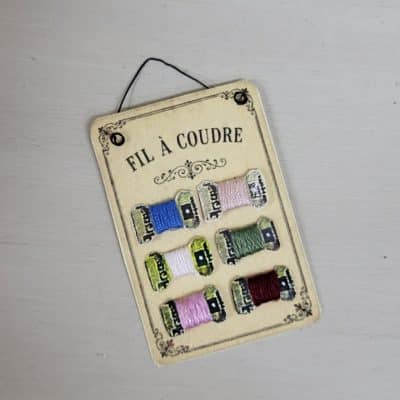 Miniatuur garenkaart Fil à Coudre met zes garens - 1:12