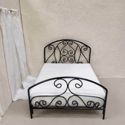 Metalen bed zelf te schilderen voor poppenhuis - 1:12